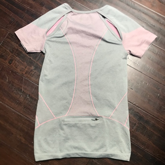 Gymshark Seamless Airflow Shirt - Picture 5 of 6